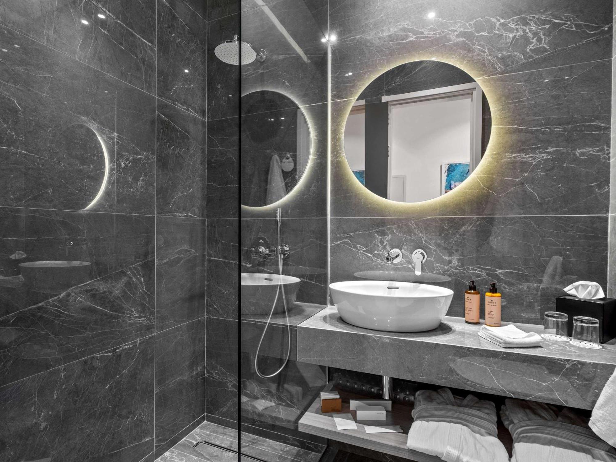 Mercure 3*