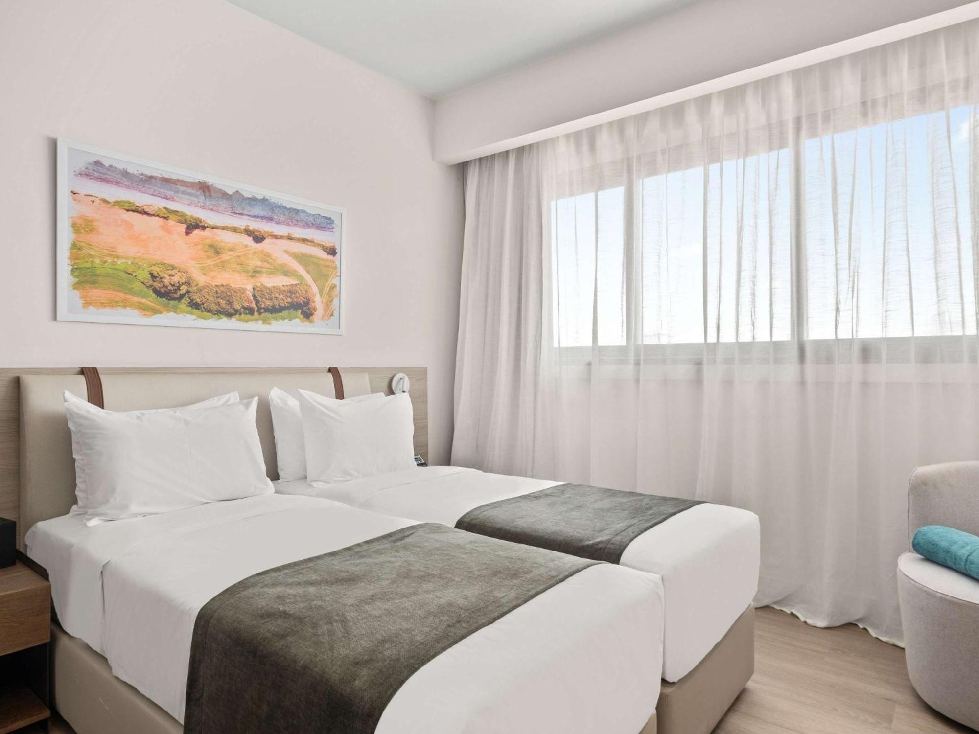 Mercure לרנקה