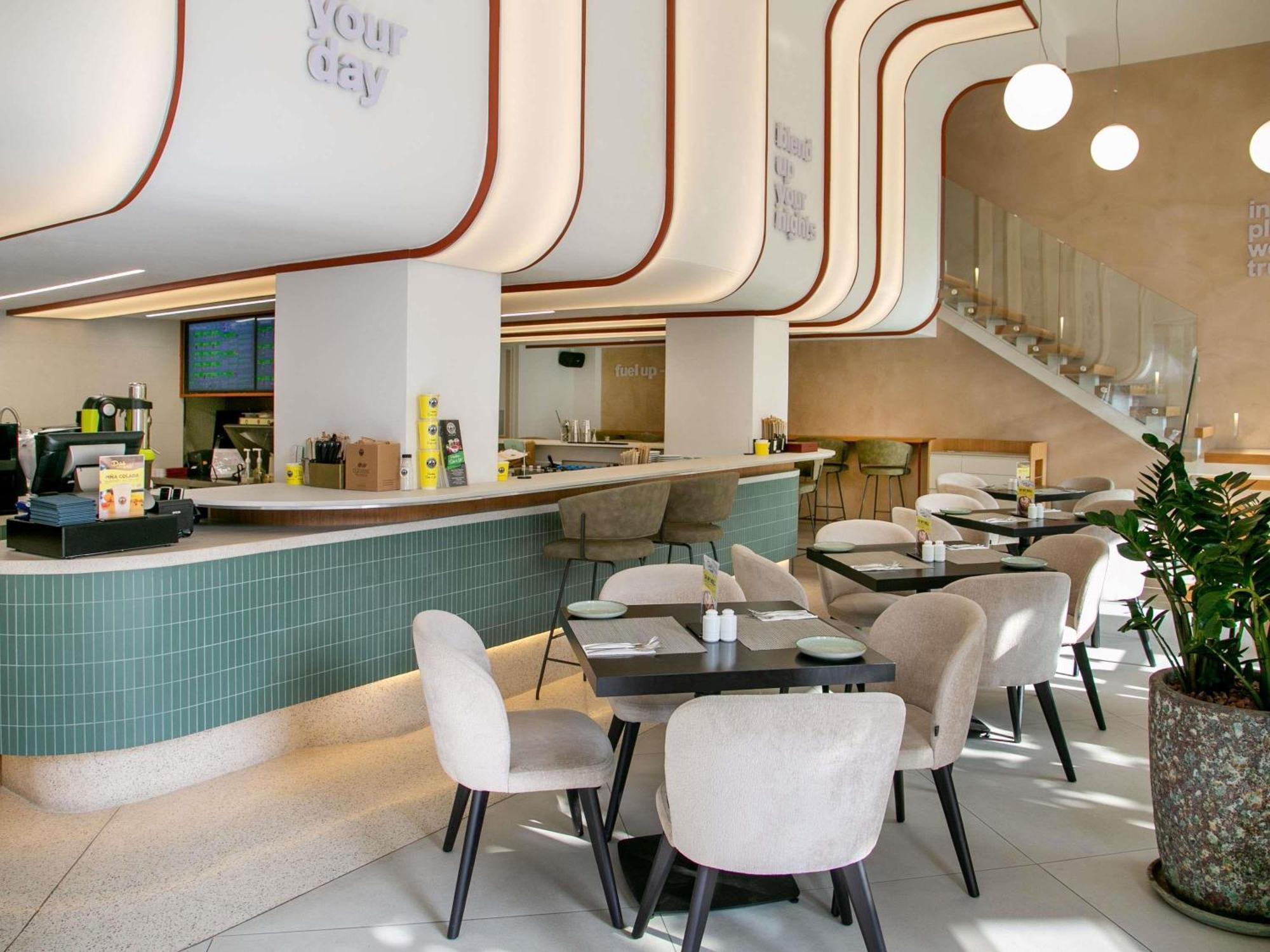 Mercure 3* Λάρνακα